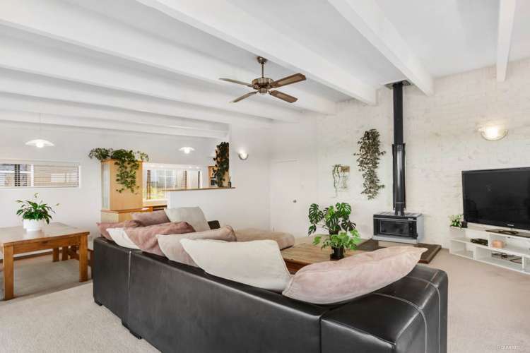 219 Royal Road Massey_15