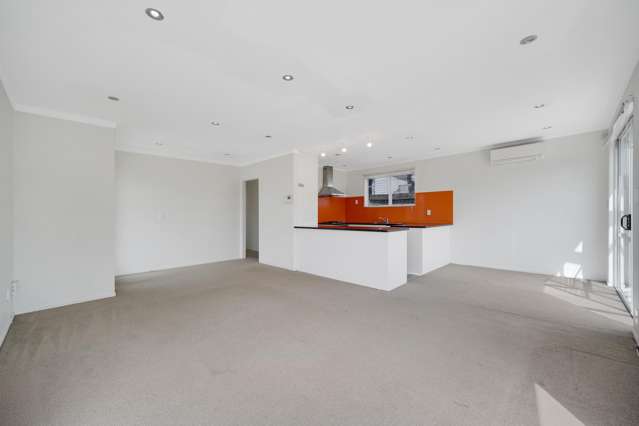 2 & 2A Doone Place Massey_2