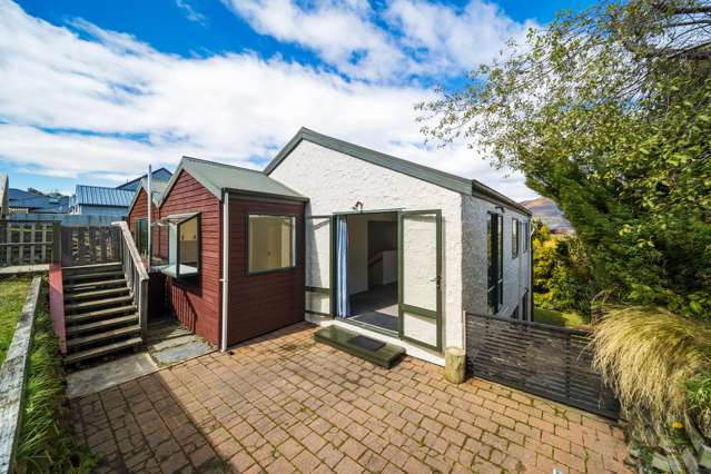 8b Wye Place Fernhill/Sunshine Bay_2