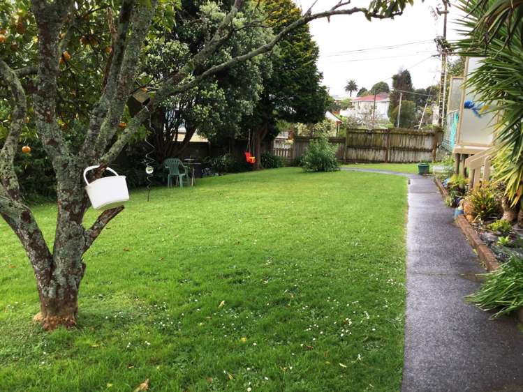 15 Craigbank Avenue New Lynn_12