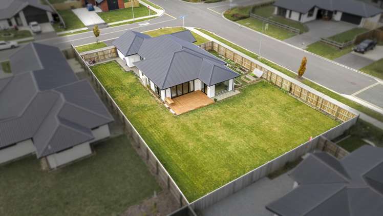 35 Graeme Foote Street Darfield_19