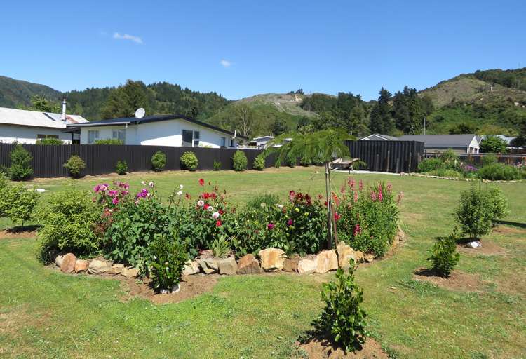 77 Shiel Street Reefton_11