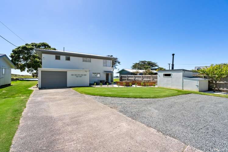 281 Cove Road Waipu_10