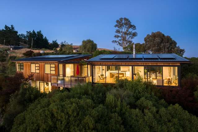 Light-filled architecture with sweeping outlook