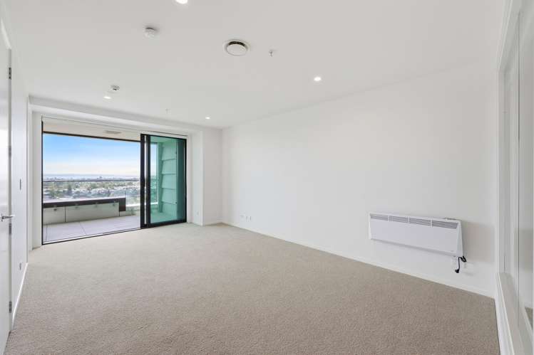 904/8 Waikumete Road Glen Eden_13