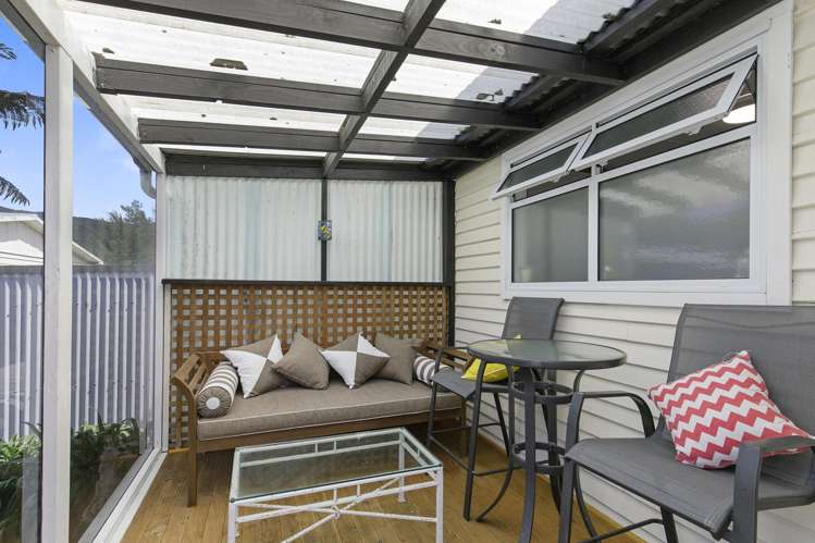 17 Burden Avenue Wainuiomata_18