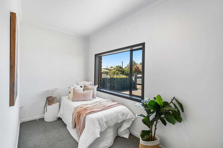 64 Colenso Street Sumner_11