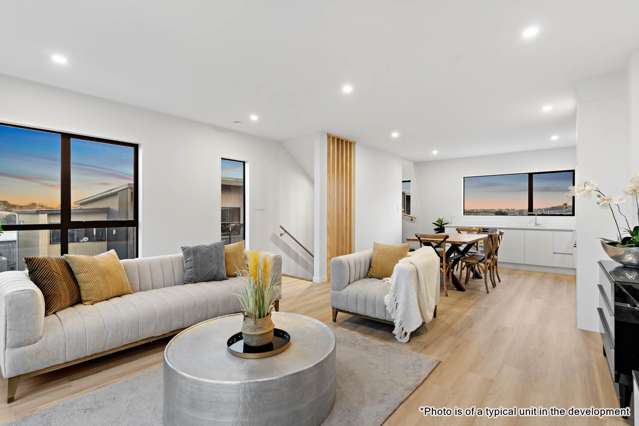 3 Bedroom, 3 Bathroom in Rangitoto Zone !