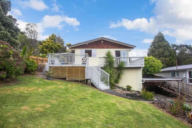 Stunning Semi-Rural Retreat in Henderson Valley