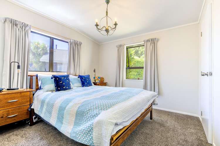 6 Chestnut Place Pukete_7