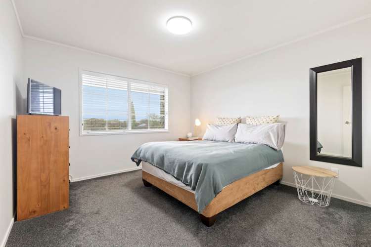 98 Dalwhinnie Parade Highland Park_8