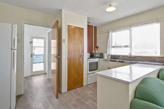 1/4 Herekawe Drive Spotswood_2