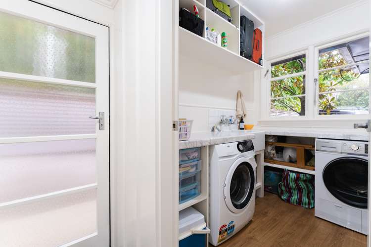 45 Easther Crescent Kew_16