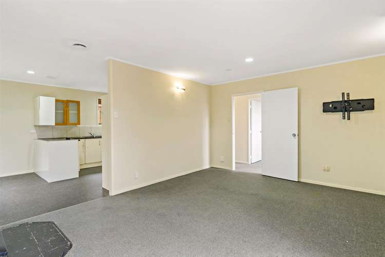 64 Sunvue Road Glen Eden_23