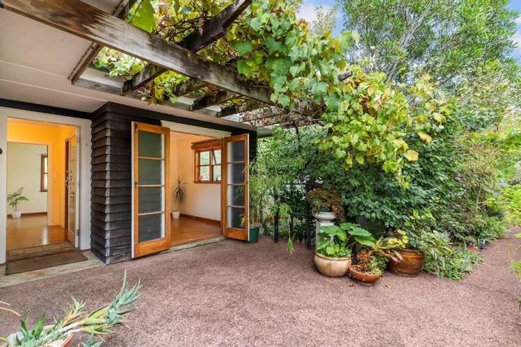 32 Parker Avenue New Lynn_1