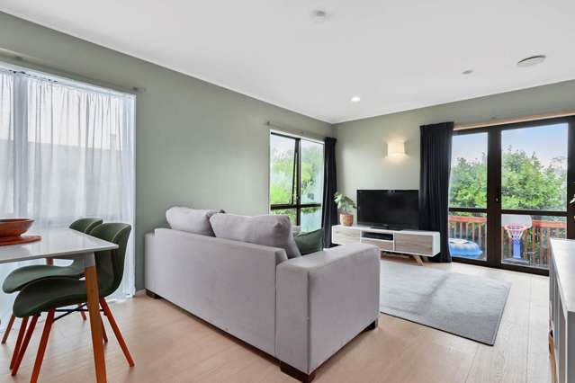 2/213 Waitemata Drive Ranui_4