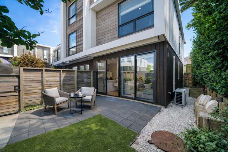 14/4 Glen Atkinson Street St Heliers_7