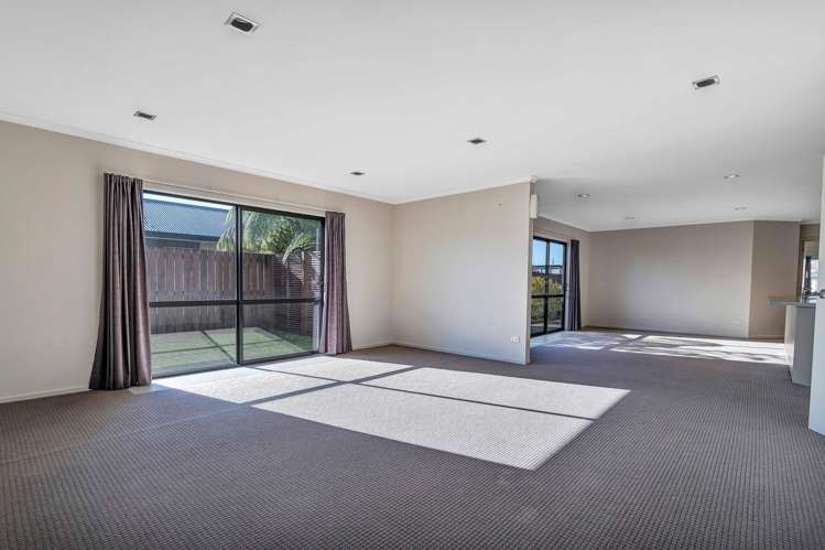 40 Montague Grove Stratford_10