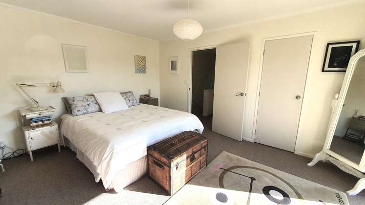1082 Sandspit Road Sandspit_18