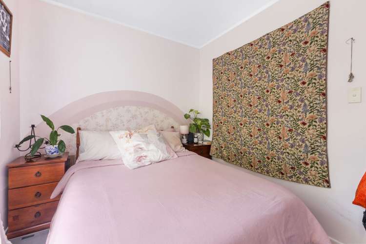 2/117J Seaview Road Westown_8