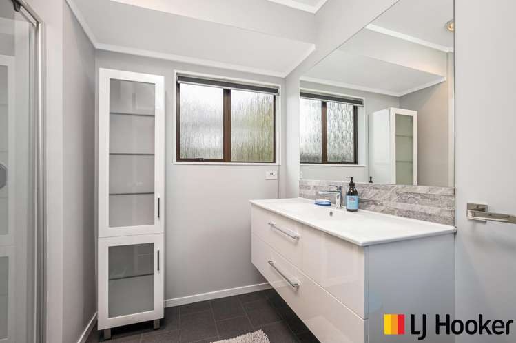 1/3 Seaward Place Wattle Downs_10