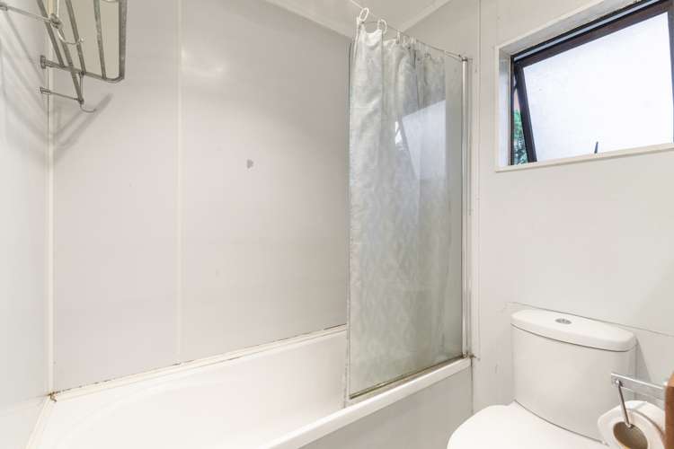 1/8 Alston Avenue Kelston_8