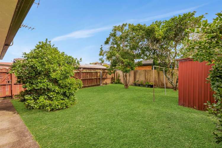 2/133 Parrs Cross Road Glen Eden_10