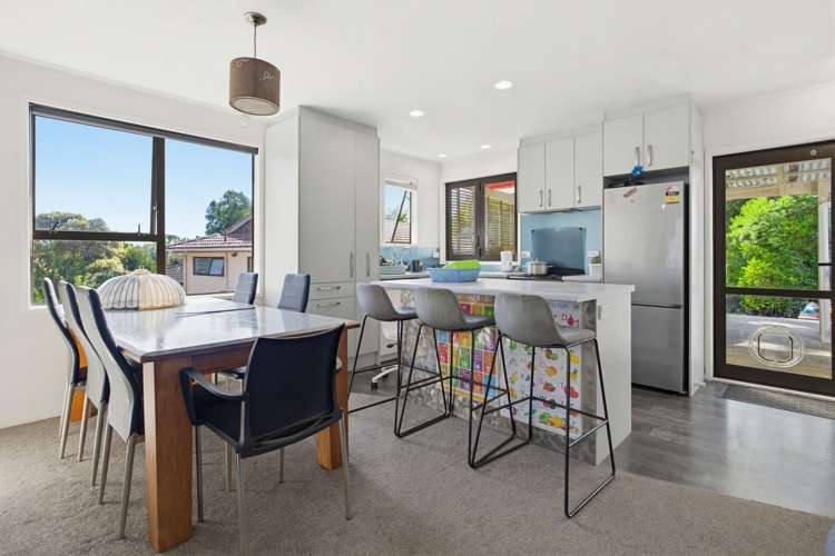 9 Panzic place Glen Eden_13