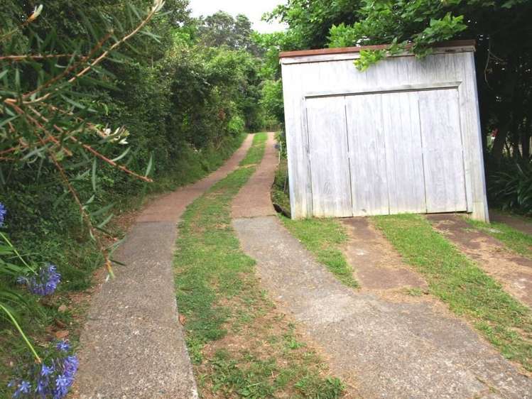 27 Putiki Road Ostend_16