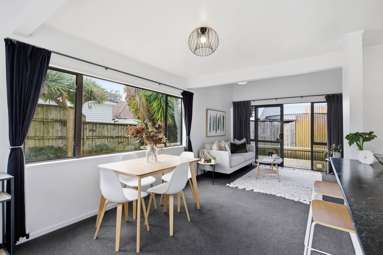 2/5 Himikera Avenue_3