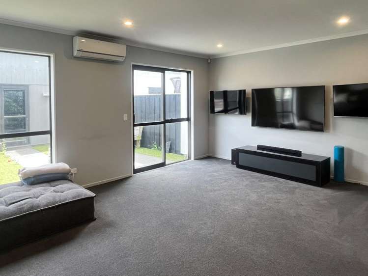 42 Tippet Crescent Wigram_7