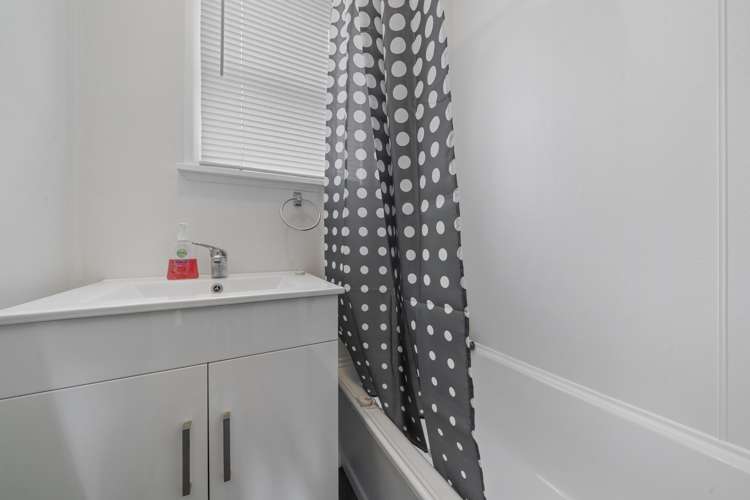 51 Wilkie Crescent Naenae_9