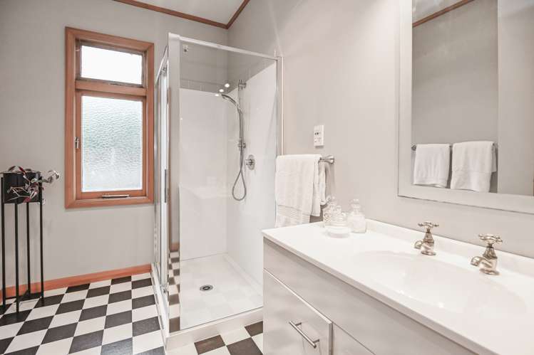 108 Duchess Crescent Mayfair_5