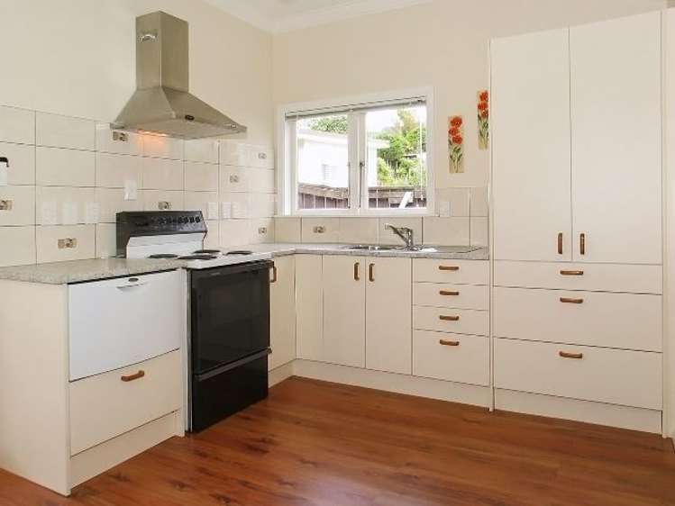 7a Romney Square Tawa_6