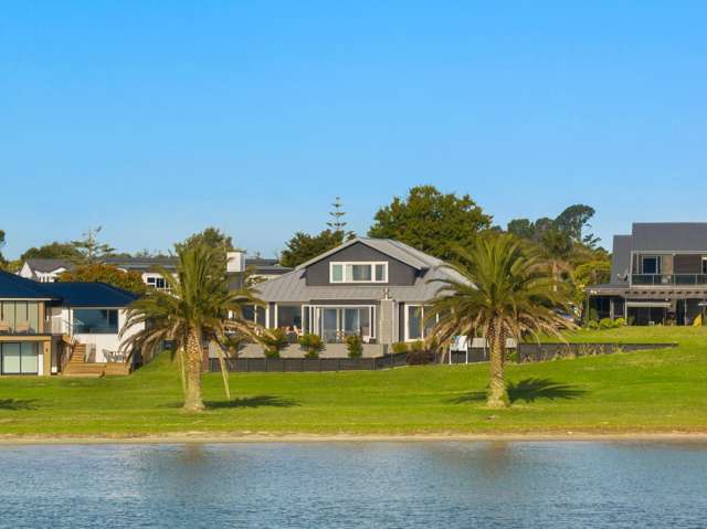 Waterfront - Cut Above the Rest!