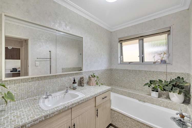 236 Walker Road East Aongatete_10