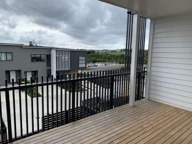 NearNew Living in Popular Hobsonville