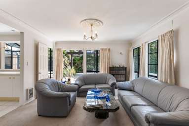 19 Elizabethan Gardens_4