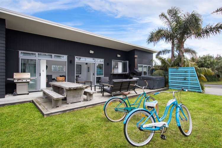 17 Surfers Avenue Waihi Beach_2