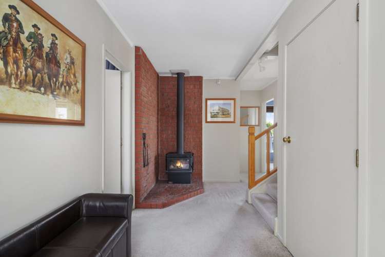 5 Armstrong Grove Hilltop_16