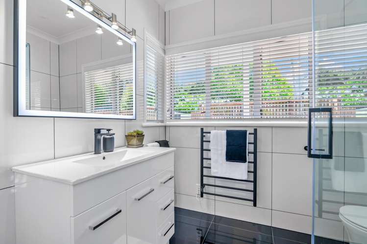 32 Bernard Magnus Lane Greenhithe_15