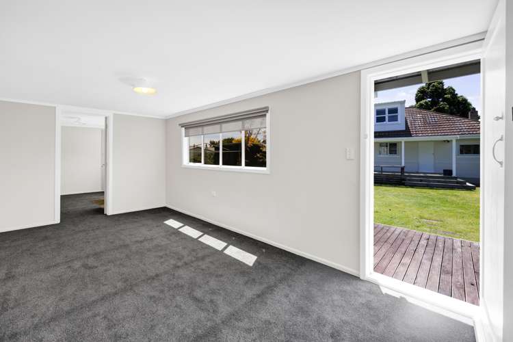 1354 Devon Road Waitara_25