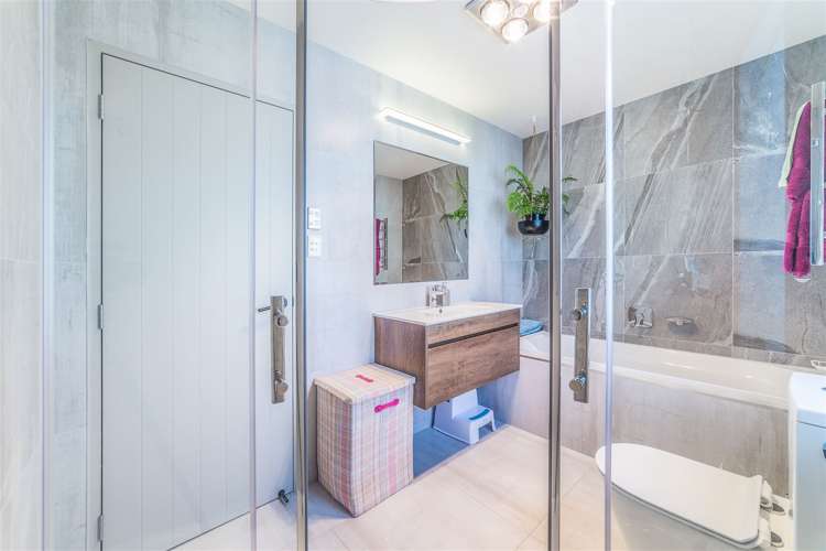 10 Hangar Lane Whenuapai_16