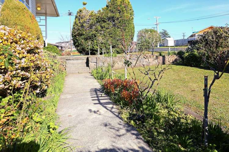 69 Tirimoana Road Te Atatu South_20