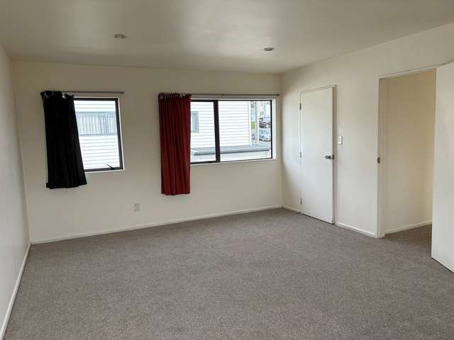 1/9 Woodall Place Totara Vale_3