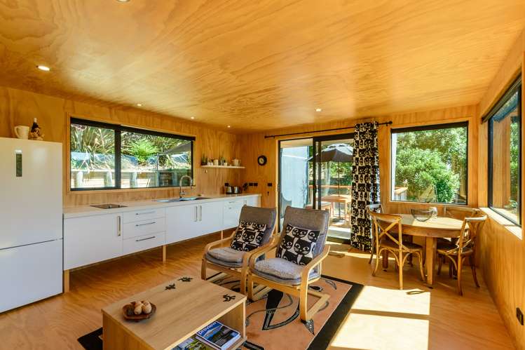 13b Beach Place Havelock_2