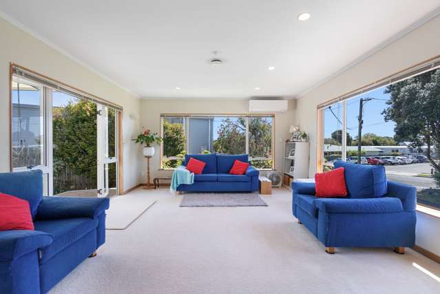 7 Lincoln Place Te Kamo_1