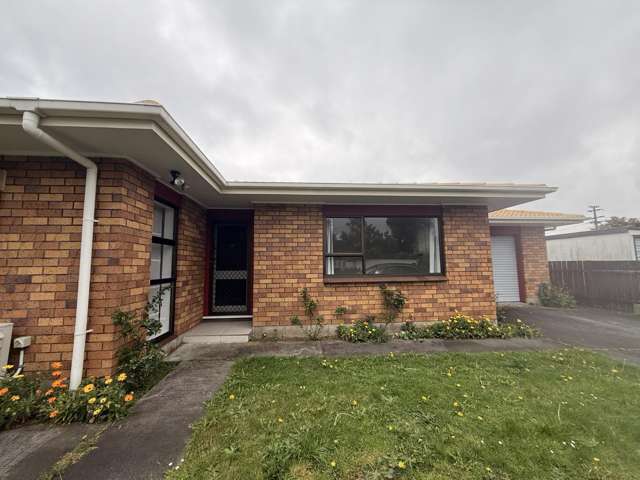 Spacious 2 Bedroom Home in Papatoetoe