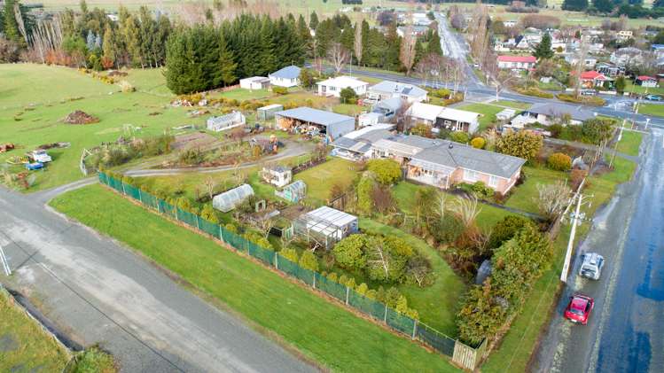 8 Cover Street Lumsden_25