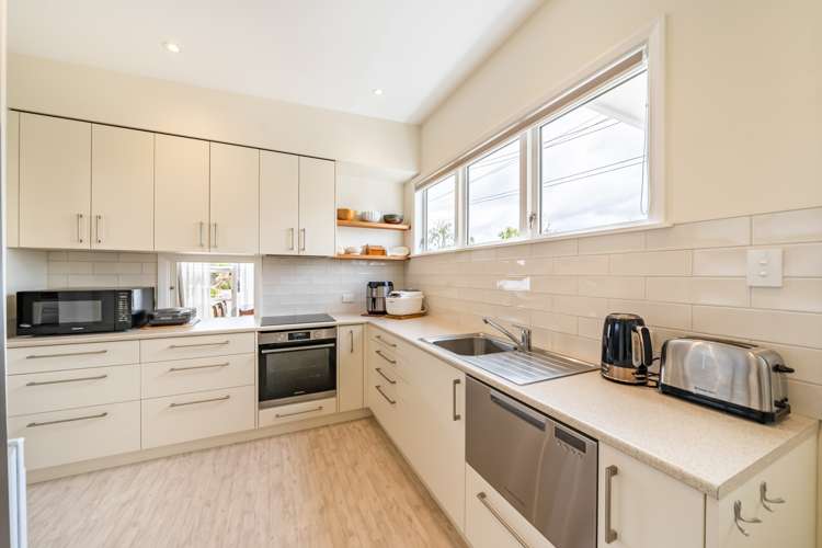 70 Queens Grove Lower Hutt_8